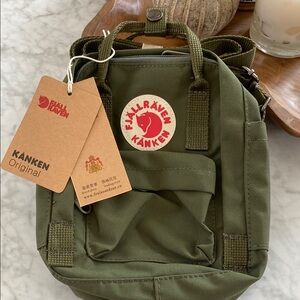 Hunter green Fjallraven cross body bag